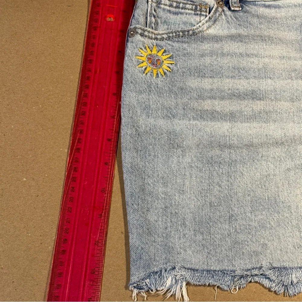 Girls' Embroidered Jean Shorts - Cat & Jack Light Wash XXL (16-18) 00339